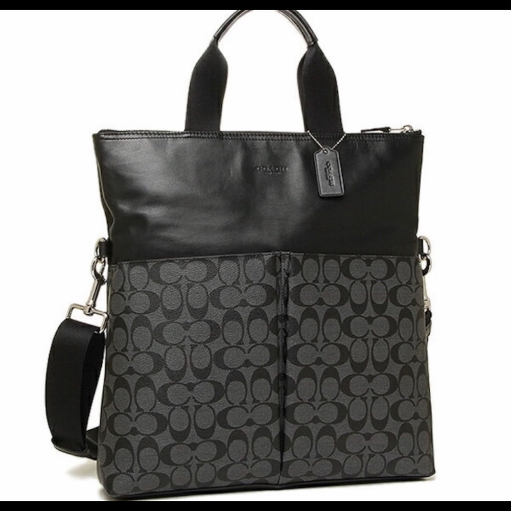 FREE GIFT š crossbody Coach bag. Purchase the bag get credit card holder free - Picture 1 of 9